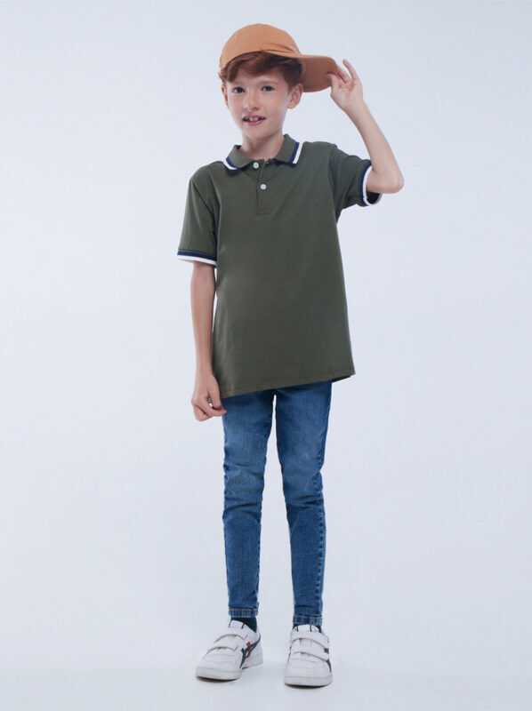 camisa verde para niño